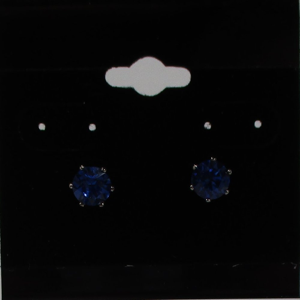 2-CTW London Blue stud earrings NWOT